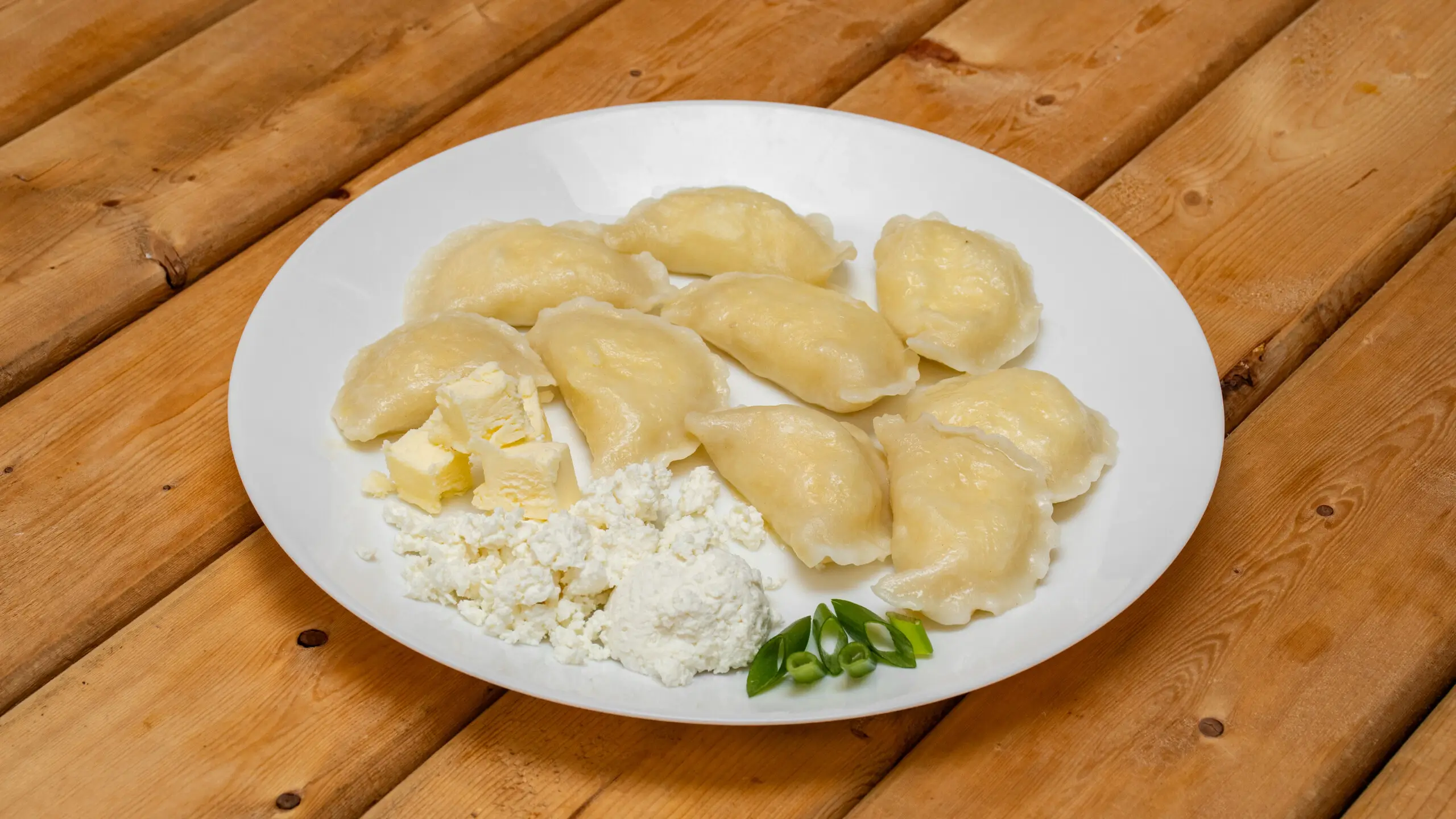 Varenyky (Pierogi) mit Gesalzenem Hüttenkäse